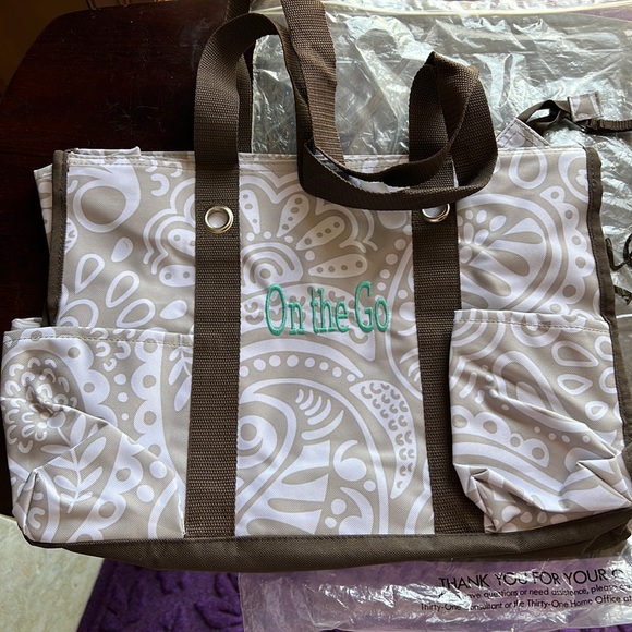 Thirty One “OnThe Go” Bag Medium NWT - Picture 1 of 10